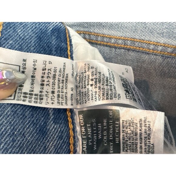 Women’s Levi’s Size 2 Blue Distressed Jean Mini Shorts - Picture 5 of 5